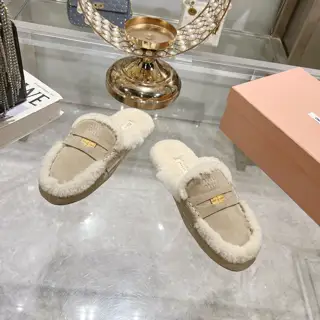 Miu Miu Miu Loafers 2024 Autumn and Winter New Style Gold Coin Lazy Furry Slippers Details