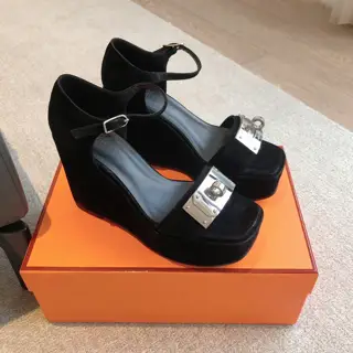 Hermes/Hermès Heels