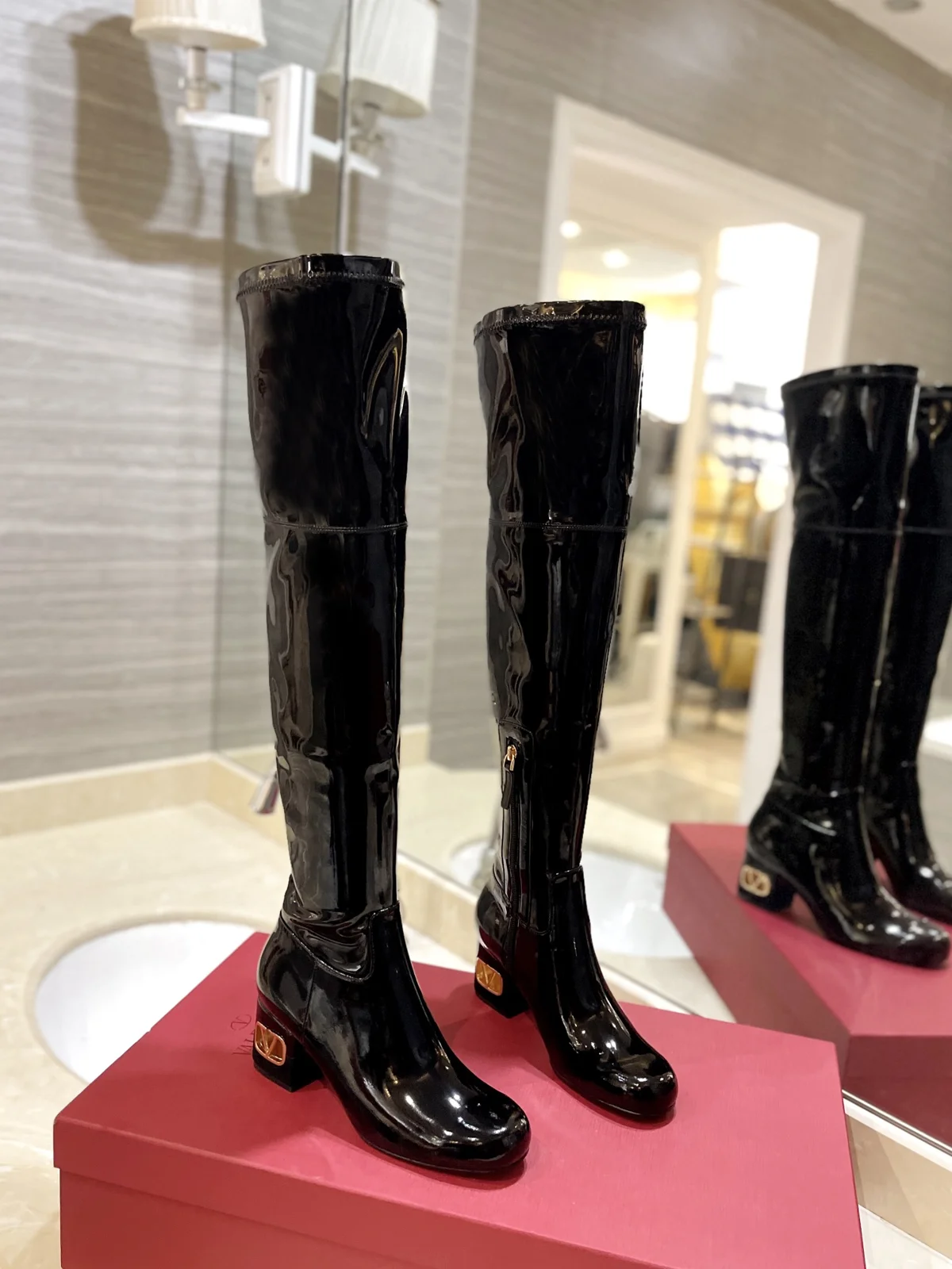 New Valentino women’s shoes Sports original GARAVANIVLOGO TYPE cowhide over-the-knee boots