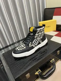 Fendi classic and comfortable men’s casual shoes