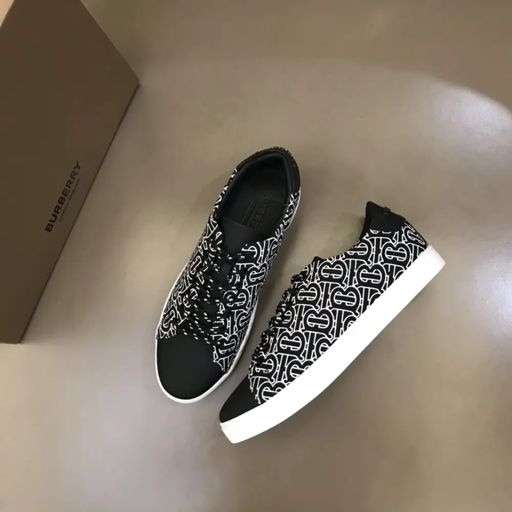 Burberry’s classic low-top sneaker for men