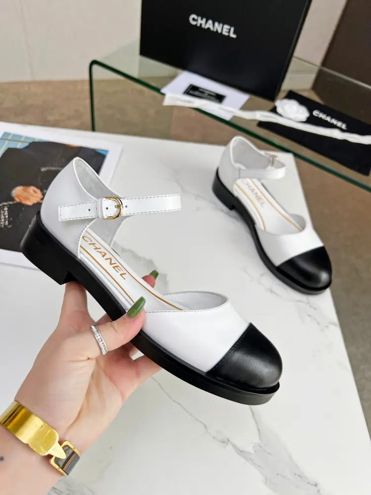 Chanel Mary Jane shoes are synchronized with the official website