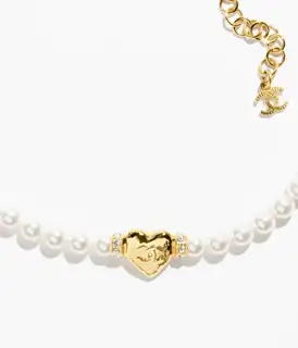 Chanel pearl bracelet