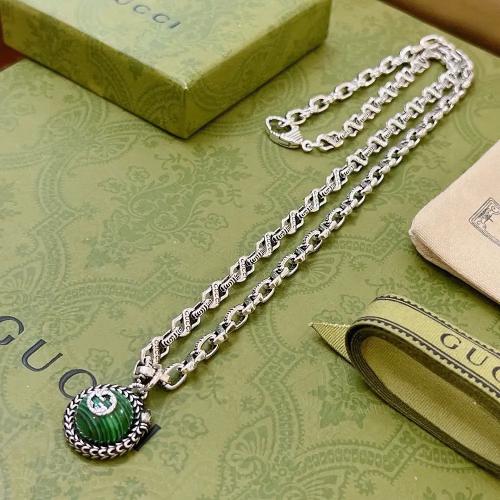 The latest Gucci necklace with a higher-end chain