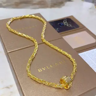 Bvlgari DIVAS’ DREAM series is in perfect condition and has invincible details. The unique