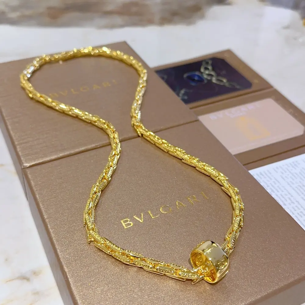 Bvlgari DIVAS’ DREAM series is in perfect condition and has invincible details. The unique