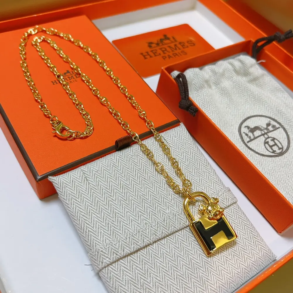 Hermès necklace New product launch HERMES must-have pig nose series jewelry High-end