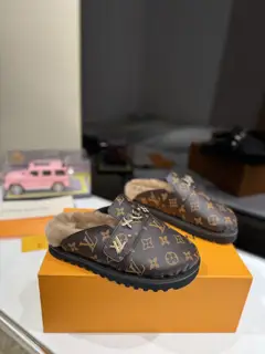 Louis Vuitton furry half-slippers