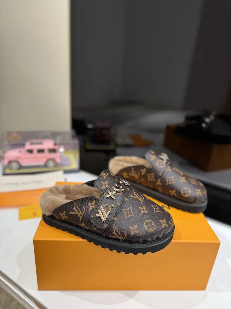 Louis Vuitton furry half-slippers