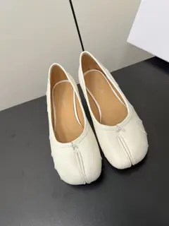 Maison Margiela mm6 split-toe shoes Tabi split-toe shoes