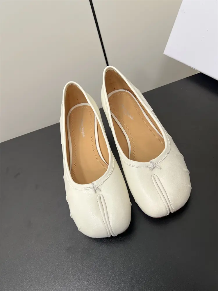 Maison Margiela mm6 split-toe shoes Tabi split-toe shoes