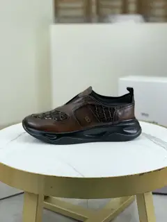 Berluti casual sneakers This model is more exquisite and fashionable with flying woven