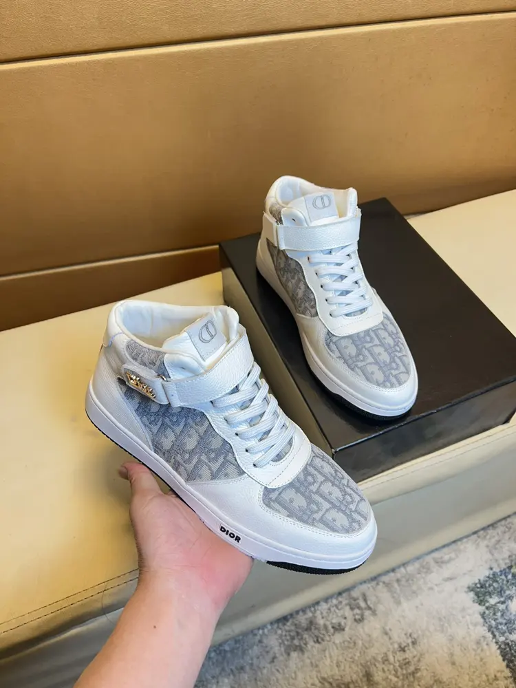 Dior modern style sports shoes. A must-have casual shoe for trendy men Original brand