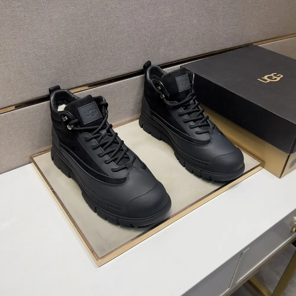 UGG men’s casual snow boots