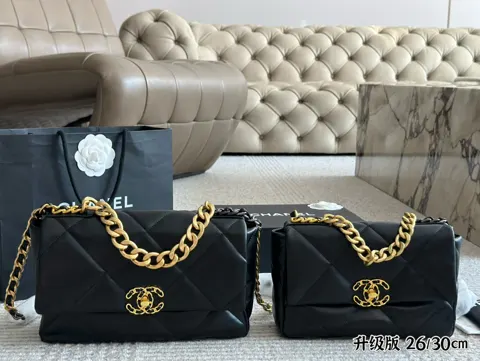 Chanel 19