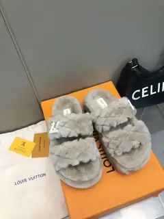 Louis Vuitton new wool slippers