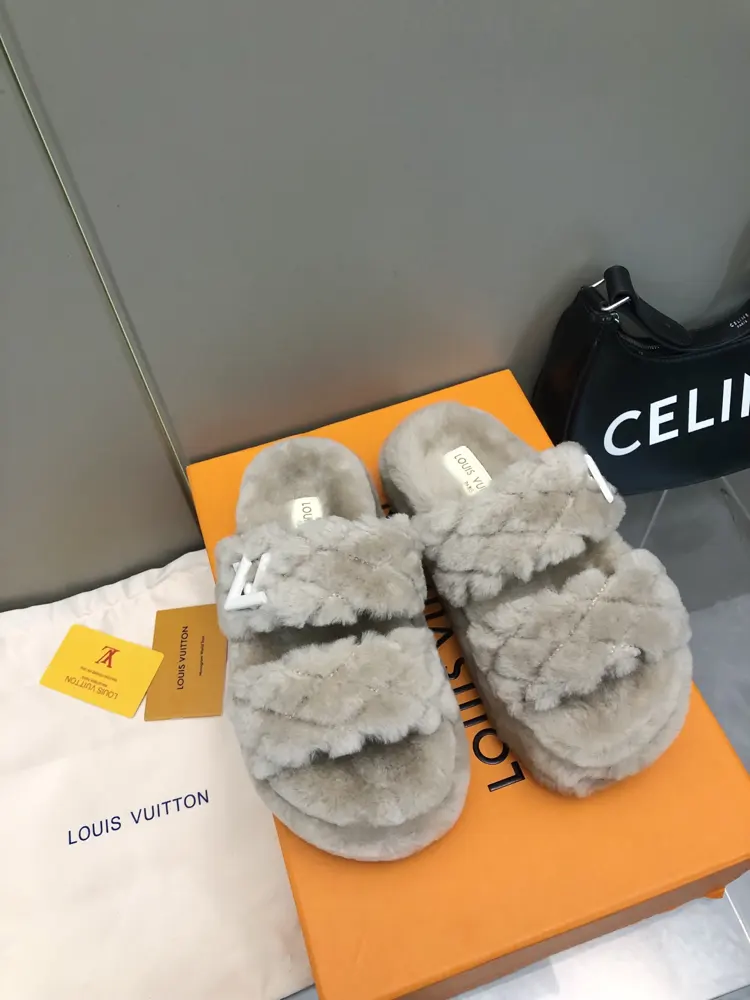 Louis Vuitton new wool slippers
