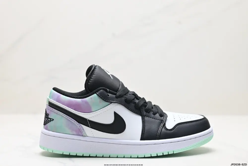 Nike Air Jordan 1 Low Sneakers DC0774-502