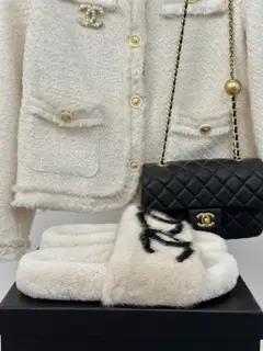 Chanel classic four seasons double C furry slippers