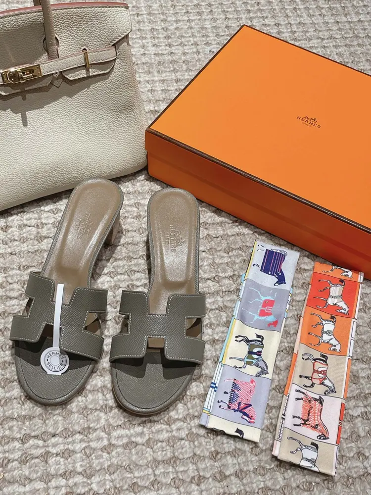 Hermes Palm print Heels
