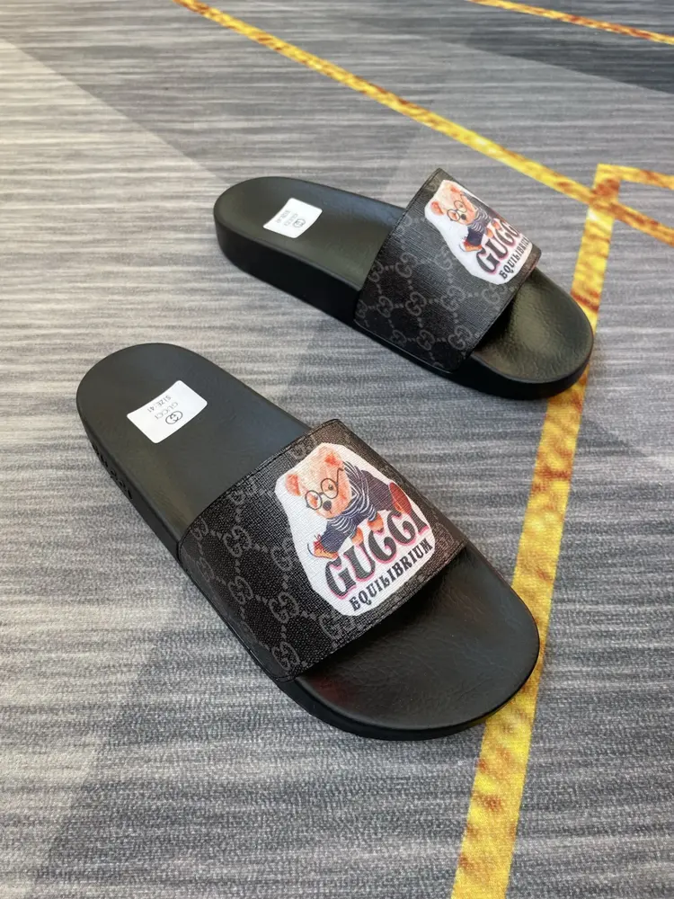 Gucci couple flip flops