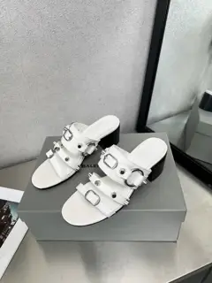 Balenciaga latest series personalized rivet leather outsole