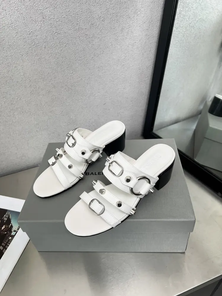 Balenciaga latest series personalized rivet leather outsole