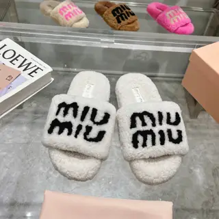 Miu Miu Miu classic autumn and winter letter fur slippers