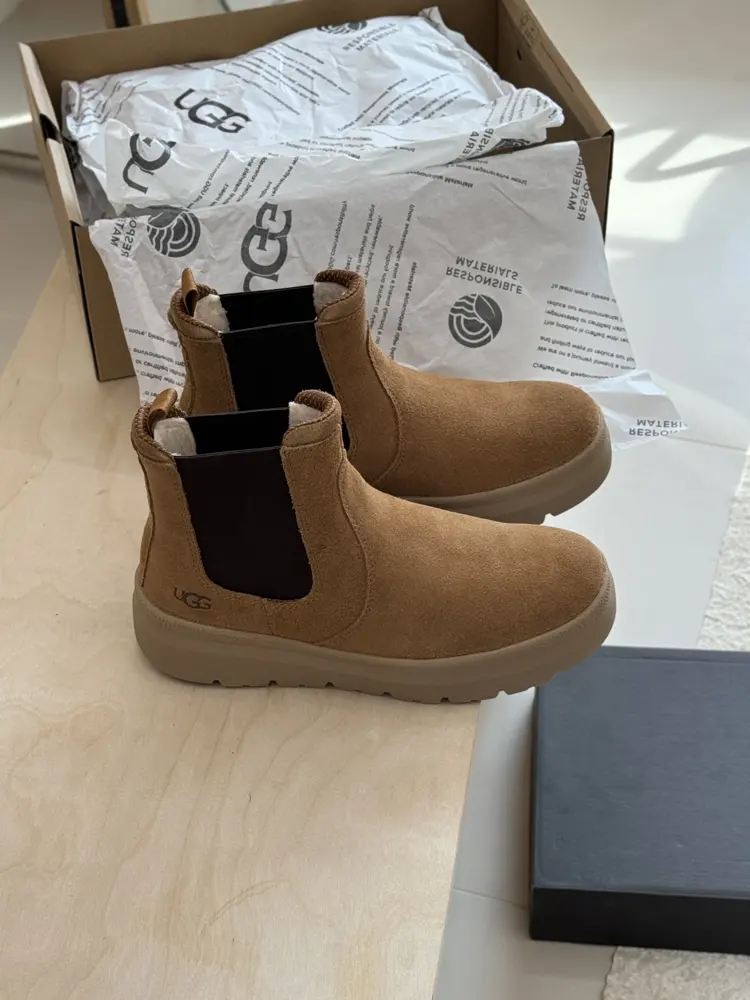UGG Burley Chelsea Boots