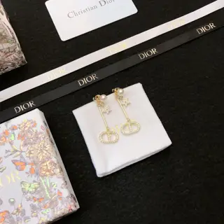 The latest Dior CD pearl earrings