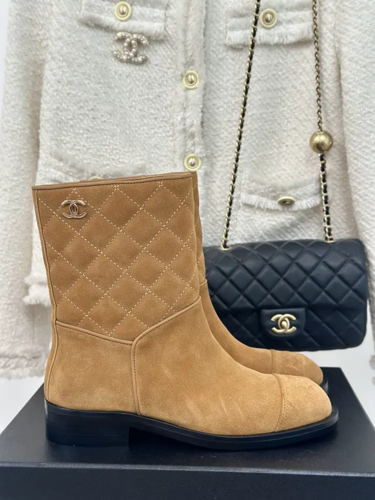 Chanel diamond color matching short boots