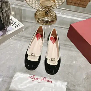 Roger Vivier leather ballet shoes round toe shoes