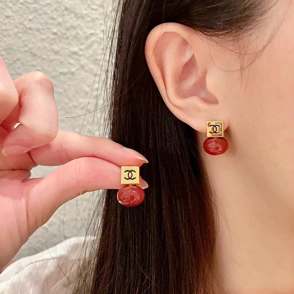 Chanel second-hand double C earrings