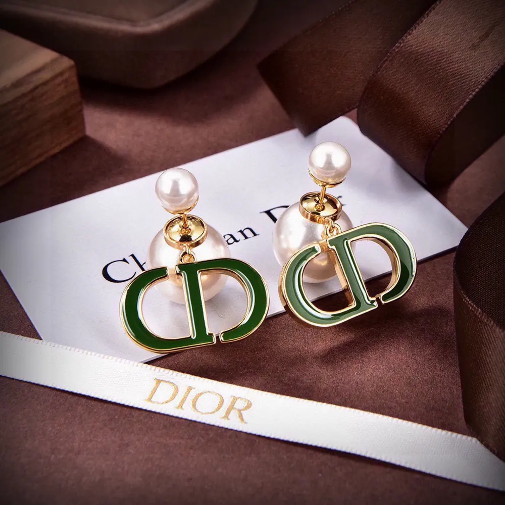 DIOR earrings The same brass material as the counter