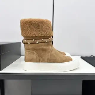 Chanel snow boots