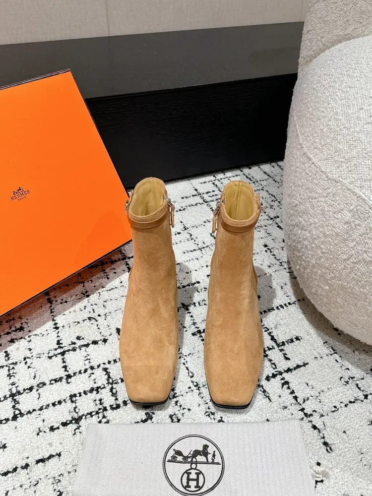 Hermes 24/ Classic catwalk boots