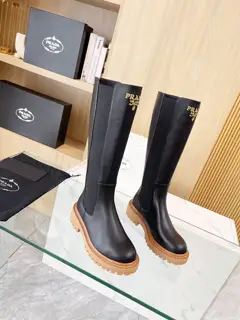 PRADA New Prada 2024 Fall/Winter catwalk boots. Original Taikoo Hui purchase