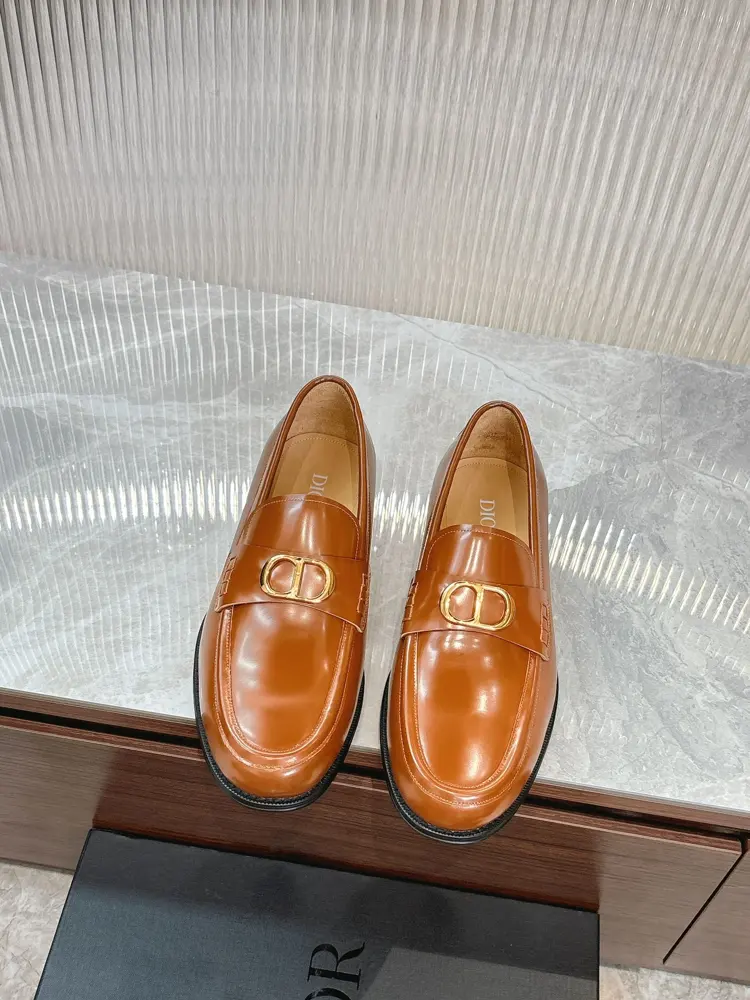 Dior Timeless loafers embody classic elegance. Elegant appearance with slender silhouette