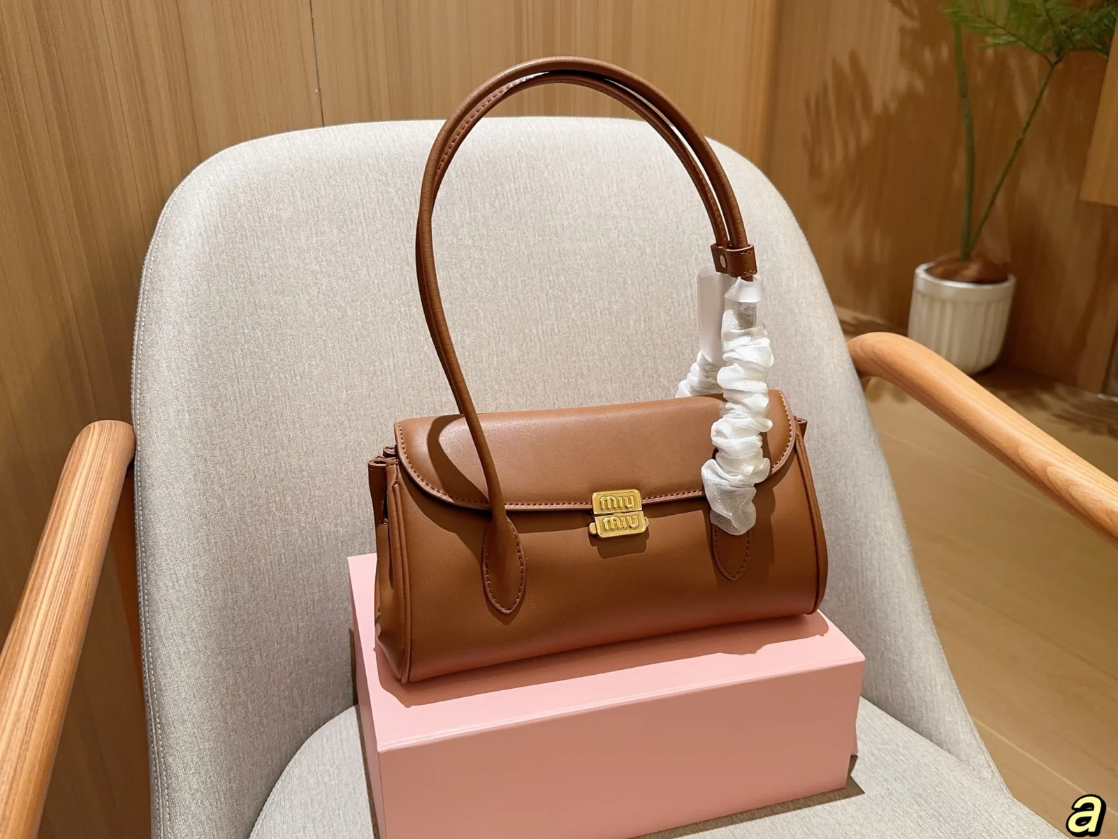 MiuMiu Baguette