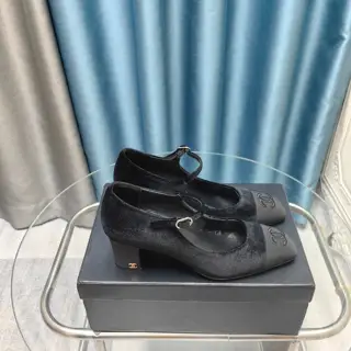 Chanel color-blocked square-toed Mary Jane shoes