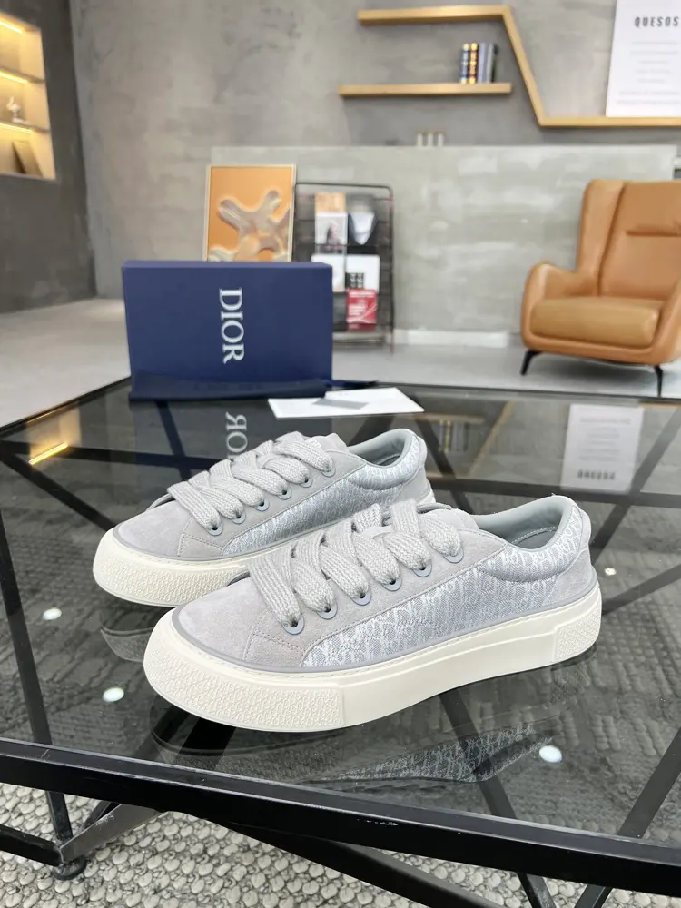 Dior sneakers new products are synchronized with the counter