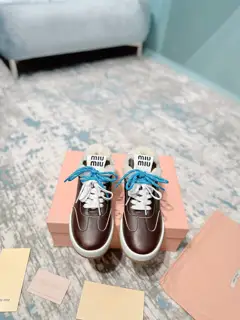 Miu Miu Miu’s new popular dirty shoes lace-up old white shoes