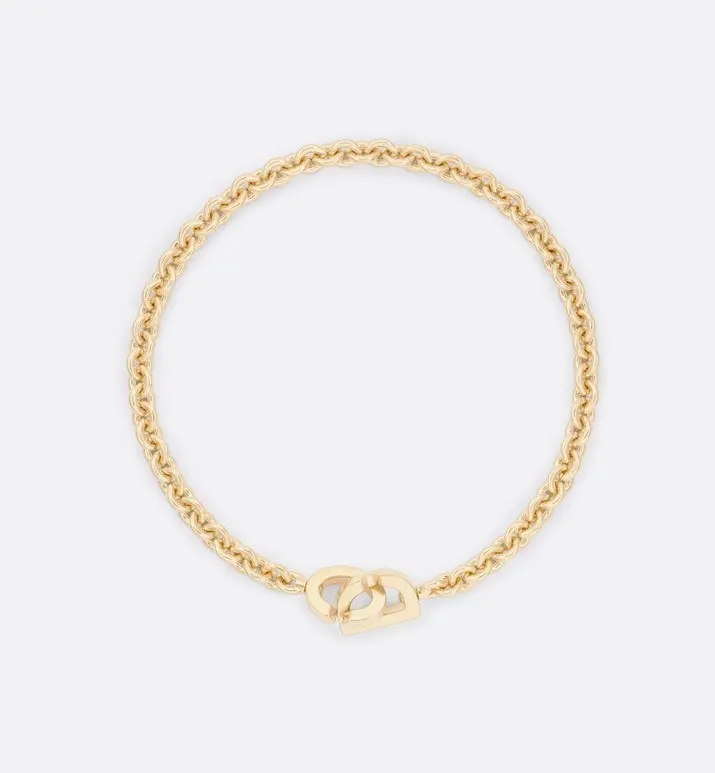 Dior/Dior necklace uses gold as the main color