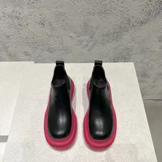 BOTTEGA VENETA Couple’s Short-barrel Wave-bottom Series Martin Boots