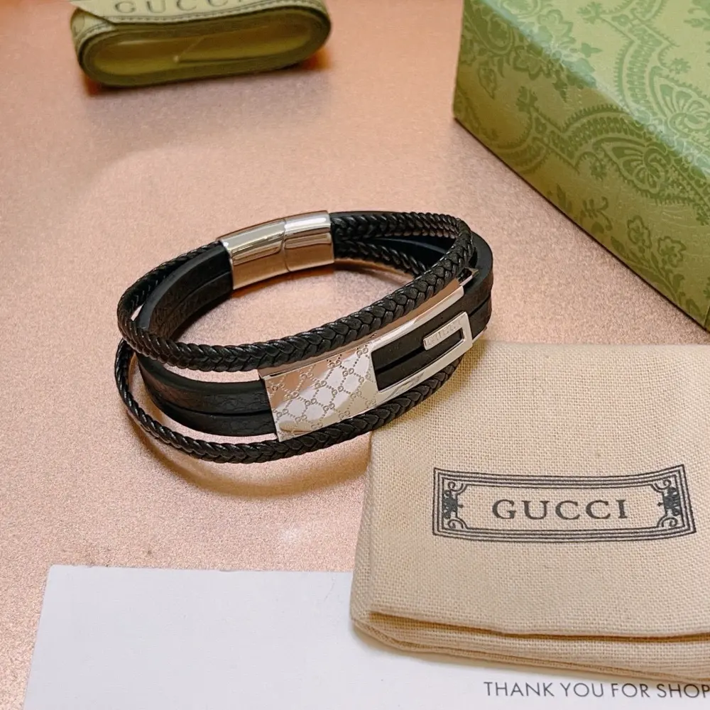 The latest model of Gucci bracelet