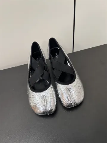 Maison Margiela MM6 split-toe shoes
