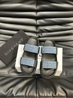 Givenchy classic men’s slippers