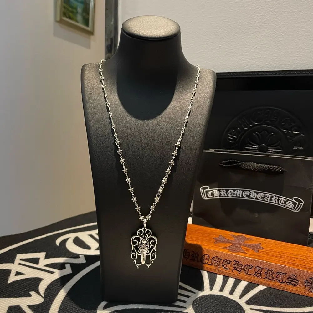 Chrome Hearts twisted five-star flower necklace