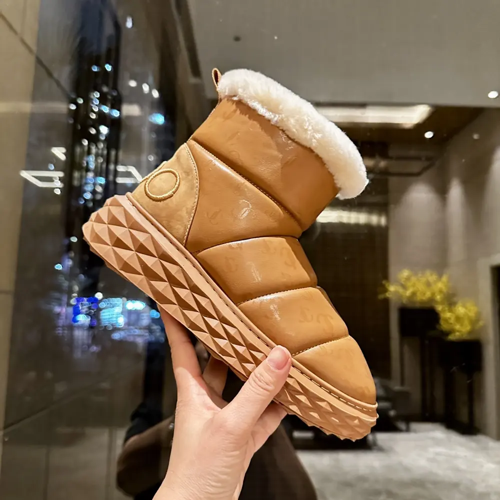 Women’s shoes