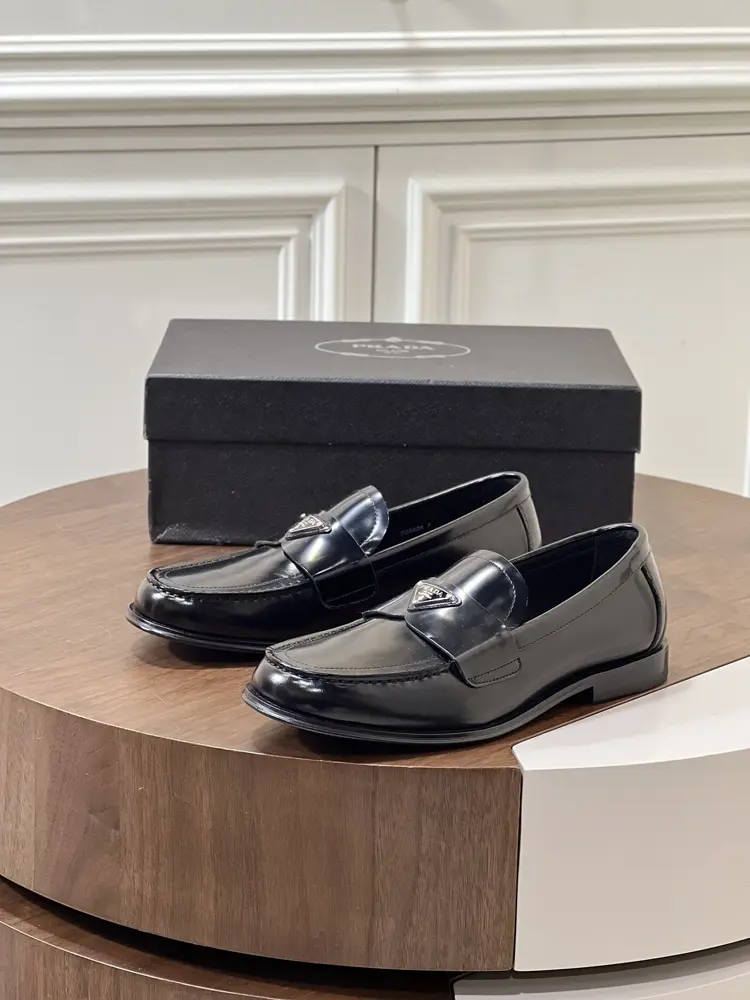 Prada business casual leather shoes